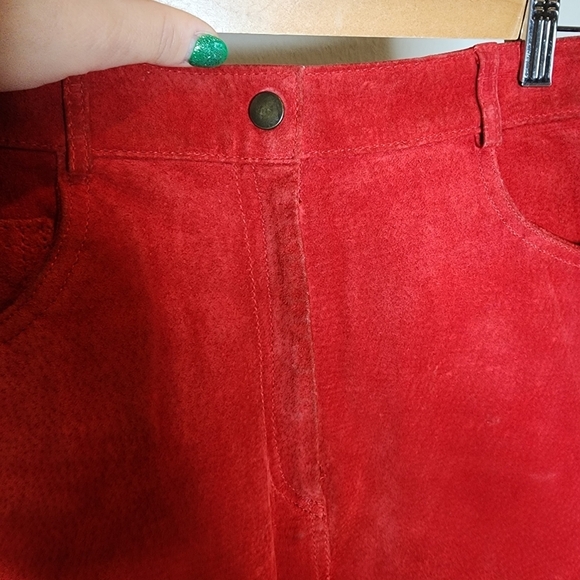 Evan Davies Leather Red Suede skirt. Vintage size 6. Runs small - Picture 10 of 16